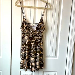 Easel Camo romper L
